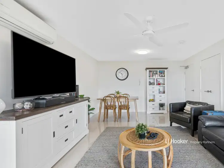 Third view of Homely apartment listing, 303/35 Kelburn Street, Upper Mount Gravatt QLD 4122