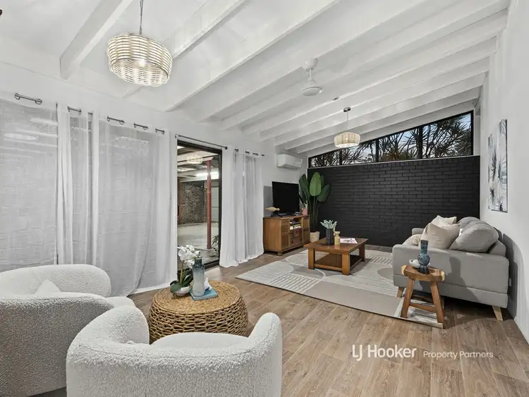 Second view of Homely house listing, 10 Banika Street, Mansfield QLD 4122