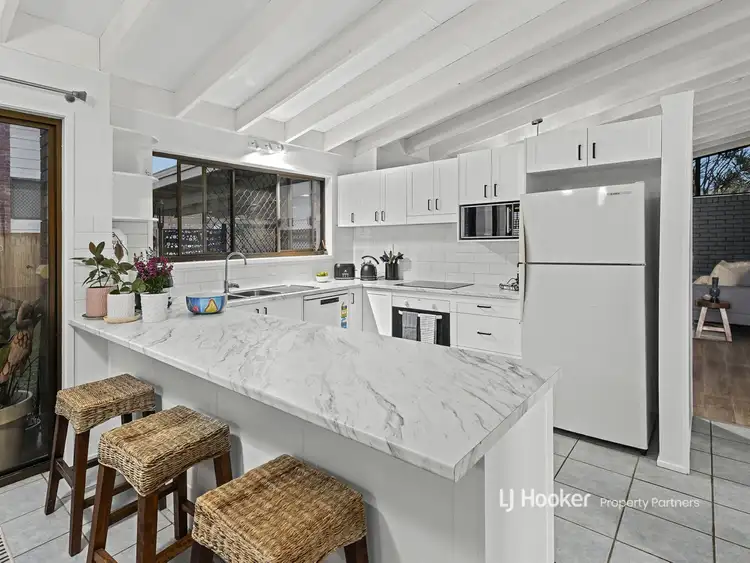 Fifth view of Homely house listing, 10 Banika Street, Mansfield QLD 4122