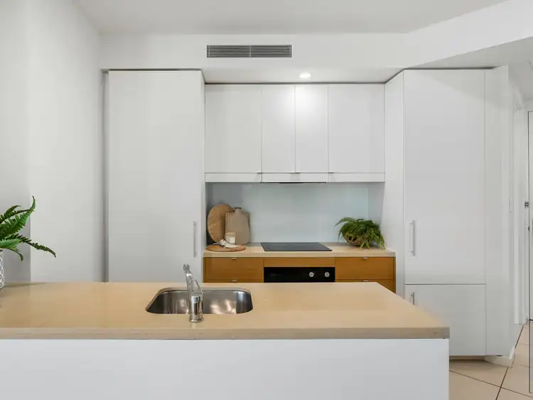 Sixth view of Homely unit listing, Unit 24/199-201 Lake Street, Cairns North QLD 4870