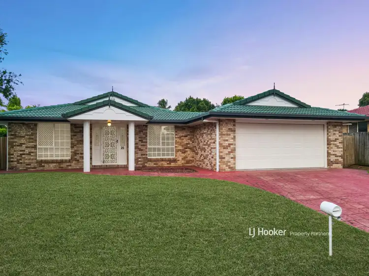 25 Swan Lake Crescent, Calamvale QLD 4116