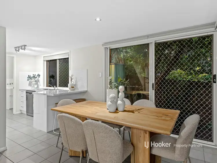 Fourth view of Homely townhouse listing, 7/6 Aminya Street, Mansfield QLD 4122