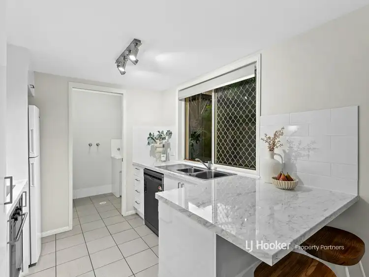 Fifth view of Homely townhouse listing, 7/6 Aminya Street, Mansfield QLD 4122