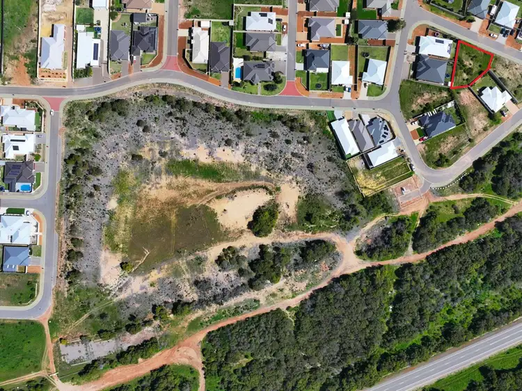 4 Lily Street, Wandina WA 6530