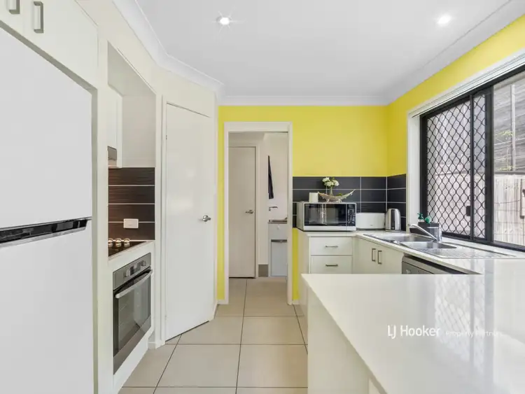 Second view of Homely townhouse listing, 8/88 Candytuft Place, Calamvale QLD 4116