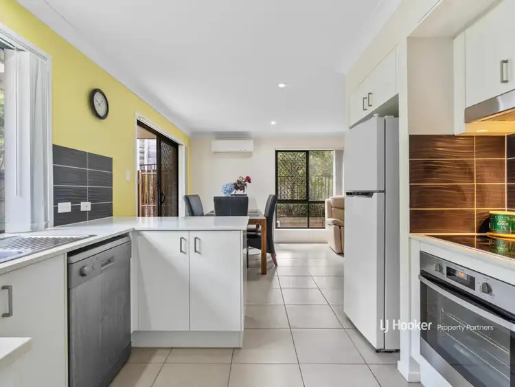 Third view of Homely townhouse listing, 8/88 Candytuft Place, Calamvale QLD 4116