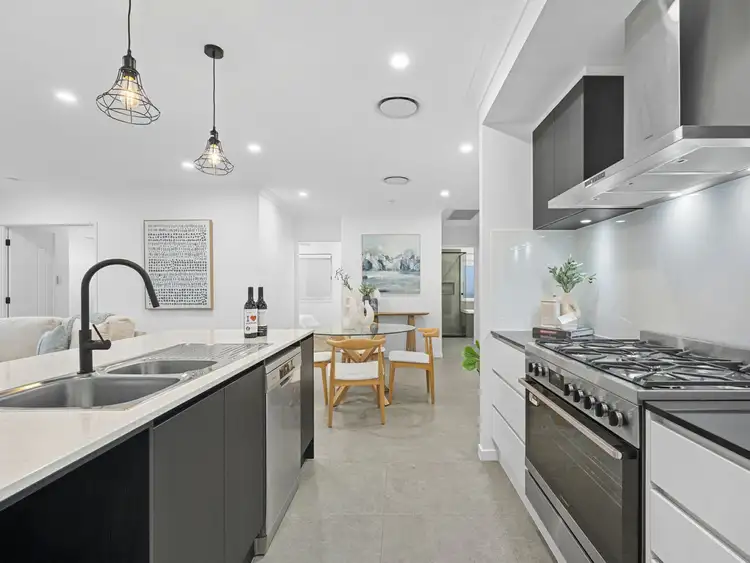 Fourth view of Homely house listing, 8 Viewpoint Street, Pallara QLD 4110