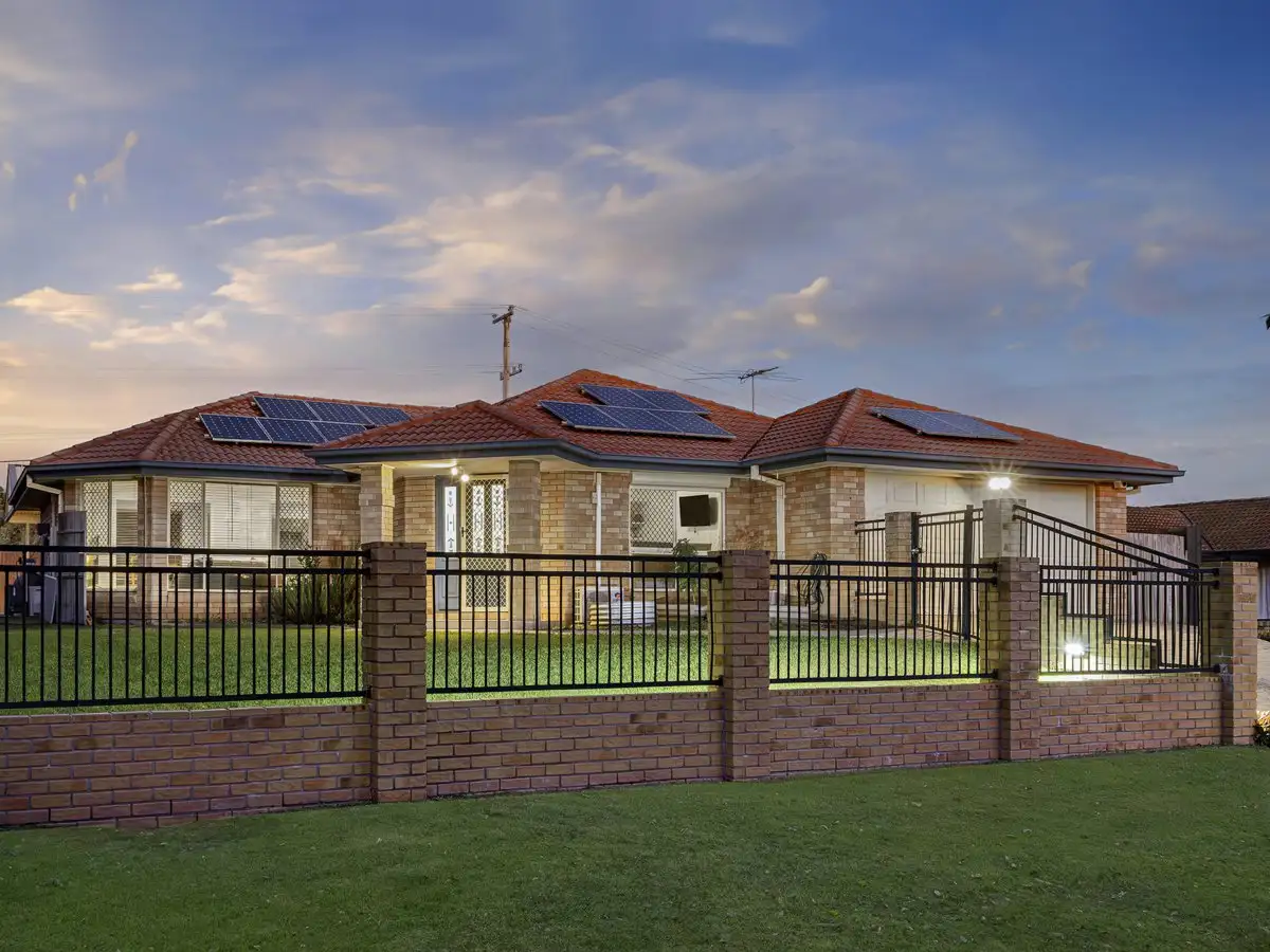 Main view of Homely house listing, 18 Picardie Close, Mansfield QLD 4122