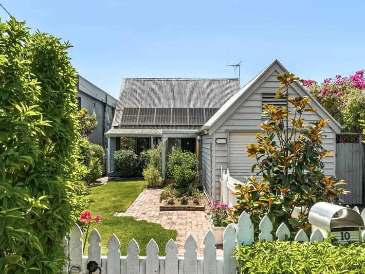 10 Hazelmere Parade, Sherwood QLD 4075