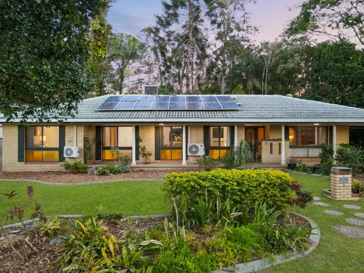 8 Sheraton Street, Macgregor QLD 4109