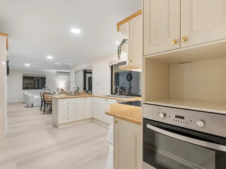 Sixth view of Homely house listing, 27 Outlook Place, Kuraby QLD 4112