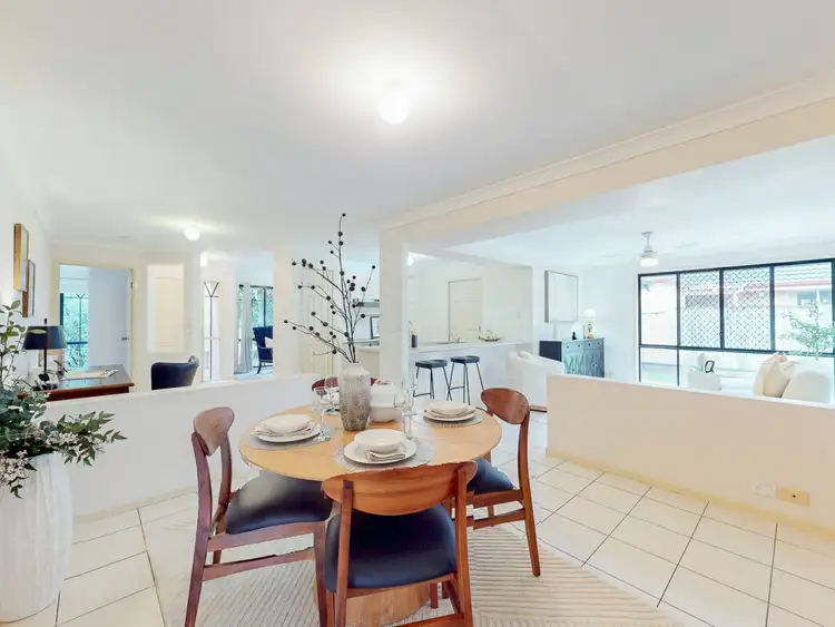 18 Pinedale Crescent, Parkinson QLD 4115
