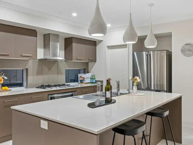 Sixth view of Homely house listing, 70 Valley Circuit, Kuraby QLD 4112