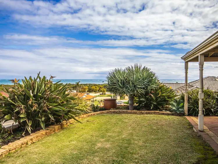 9 Auger Green, Wandina WA 6530