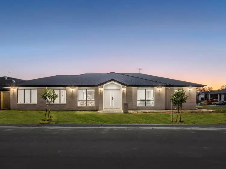 72 Redcomb Drive, Park Ridge QLD 4125