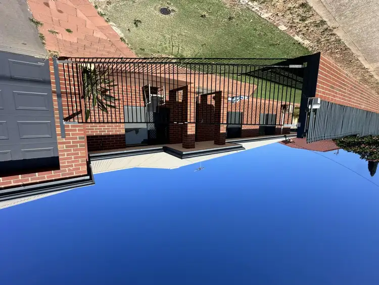 27 Central Road, Wonthella WA 6530