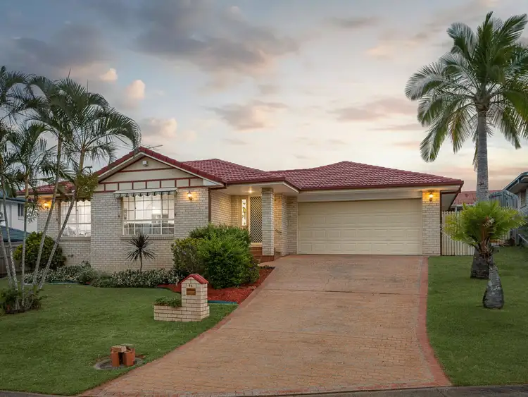 61 Hummingbird Crescent