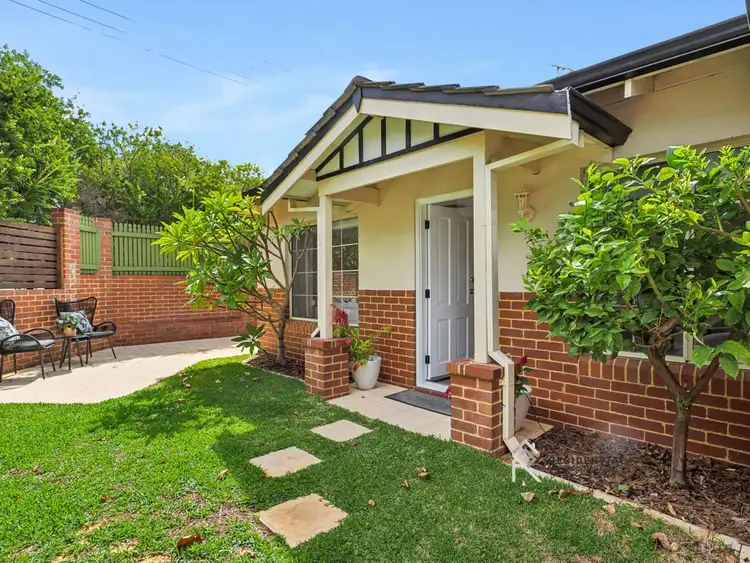 8a Phillips Grove