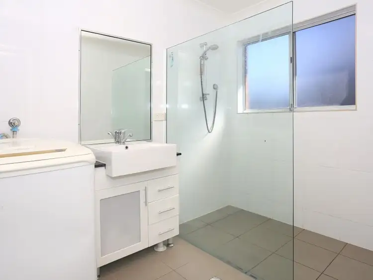 Sixth view of Homely semi-detached listing, 2/50 Albion Avenue, Miami QLD 4220
