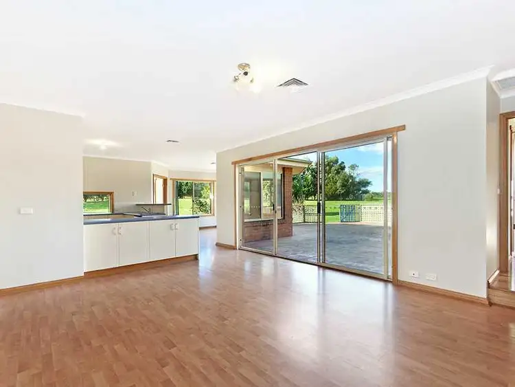 Sixth view of Homely house listing, 37 Kiaman Close, Bushfield VIC 3281