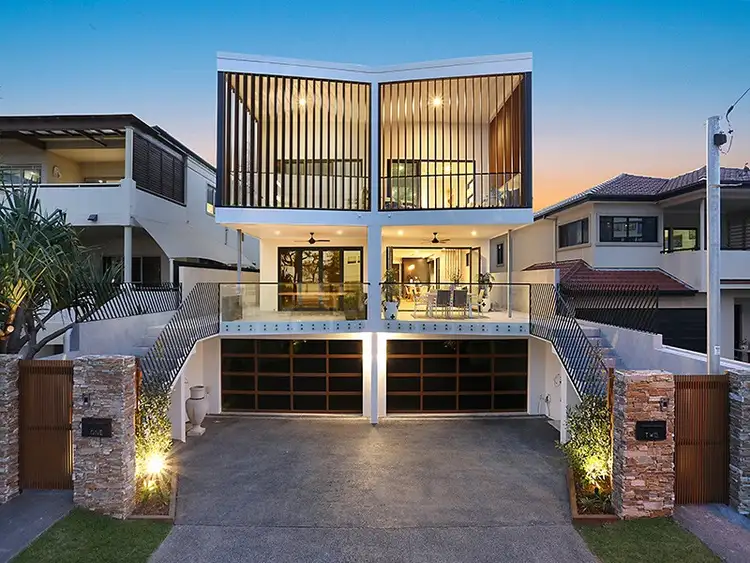 2/32 Albatross Avenue, Mermaid Beach QLD 4218