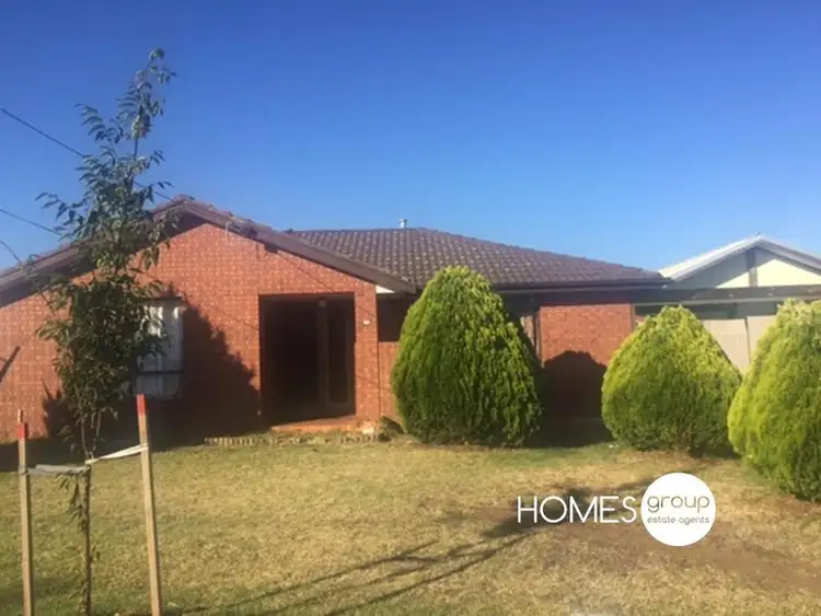 7 Crown Court, Kings Park VIC 3021