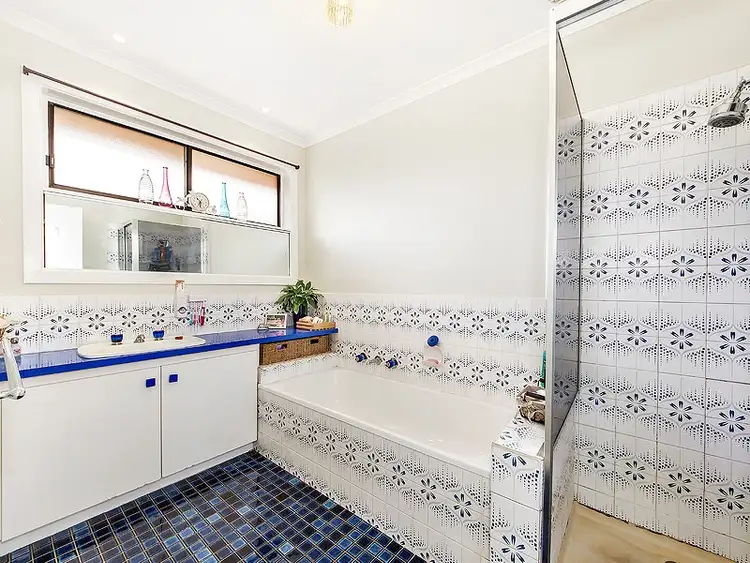 Sixth view of Homely house listing, 7 Bianchi Court, Keilor Downs VIC 3038