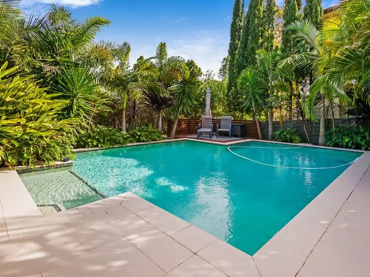 2 Port Peyra Cr, Varsity Lakes QLD 4227