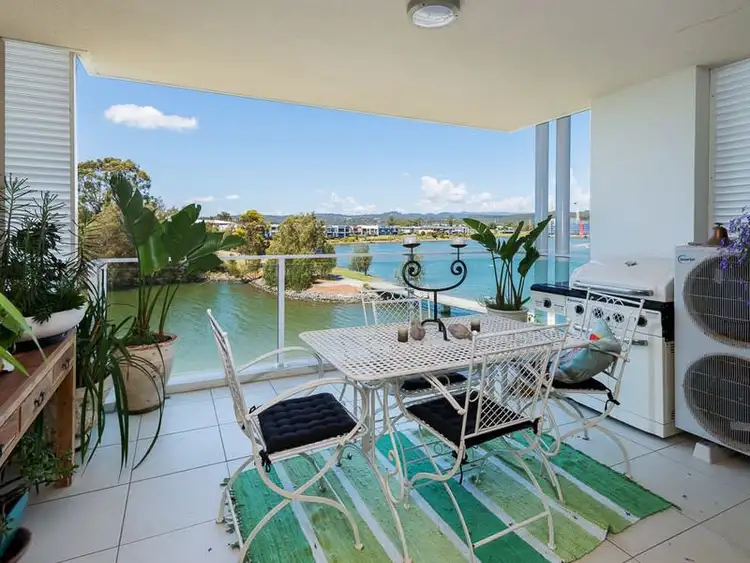 17/1 Lakefront Cr, Varsity Lakes QLD 4227