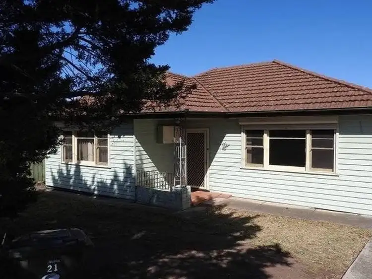 21 Anderson Road, Sunshine VIC 3020