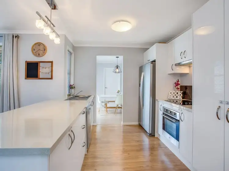 Second view of Homely house listing, 5 Pauline Place, Highland Park QLD 4211