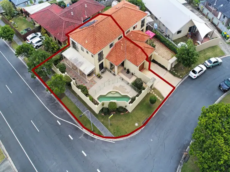 1/2 Pheasant Court, Miami QLD 4220