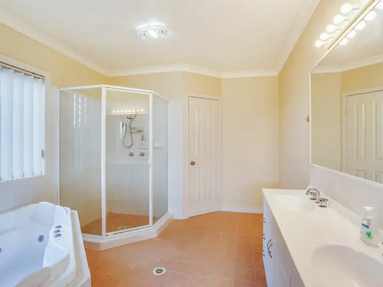 Sixth view of Homely house listing, 8 Tara Vista Boulevard, Highland Park QLD 4211