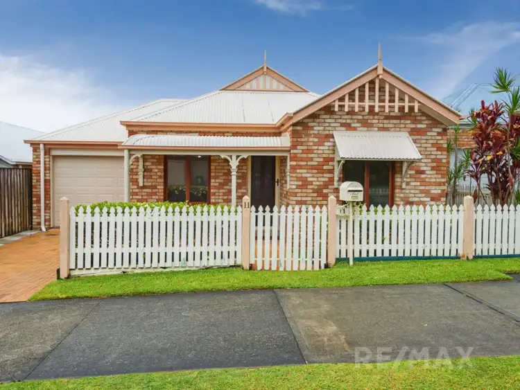 11 Grenada Ct, Varsity Lakes QLD 4227