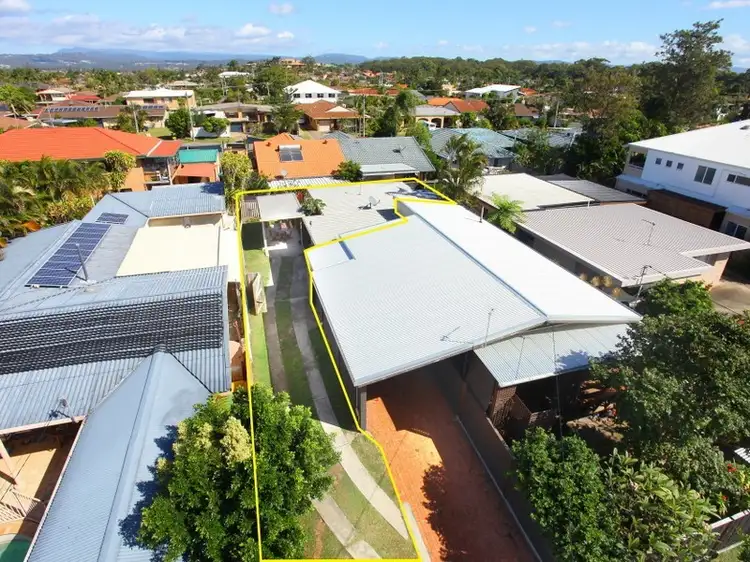 Main view of Homely semi-detached listing, 2/50 Albion Avenue, Miami QLD 4220