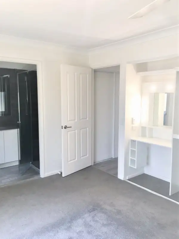 Fifth view of Homely semi-detached listing, 8-10 Ghilgai Rd, Merrimac QLD 4226