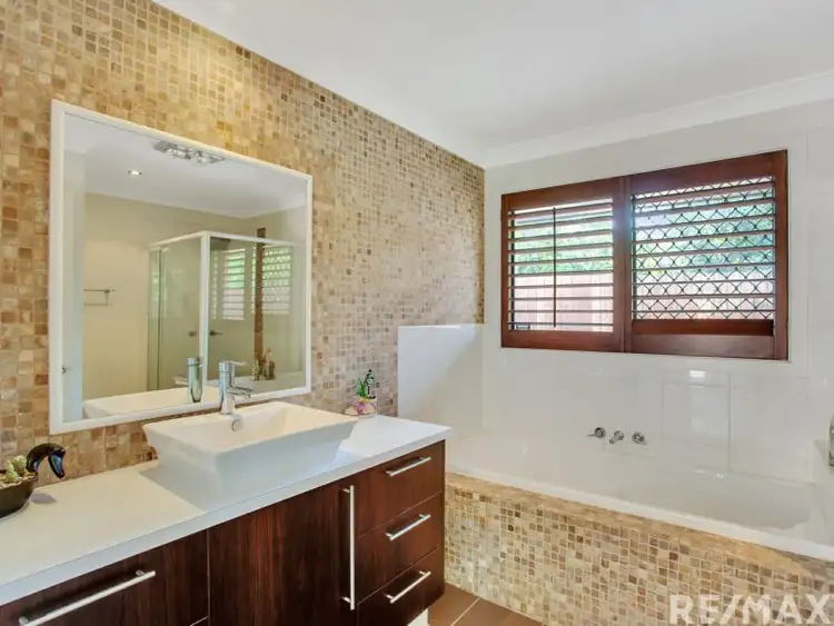 Fifth view of Homely house listing, 2 Edelsten Court, Carrara QLD 4211