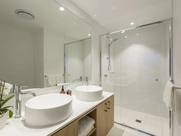 Sixth view of Homely unit listing, 203/112 Palm Meadows, Carrara QLD 4211