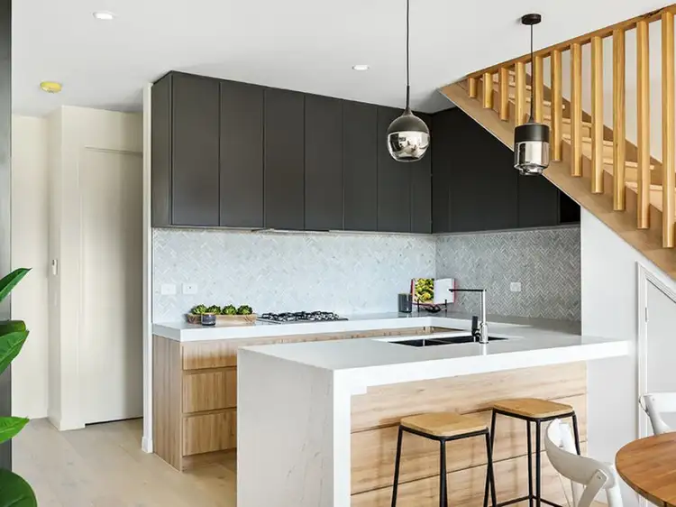 2/74-76 Hillview Parade, Ashmore QLD 4214