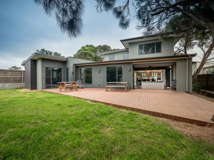 152 Lohr Avenue, Inverloch VIC 3996