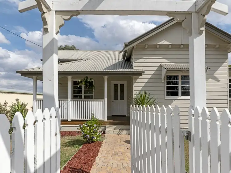 6 Leslie Street, Warwick QLD 4370