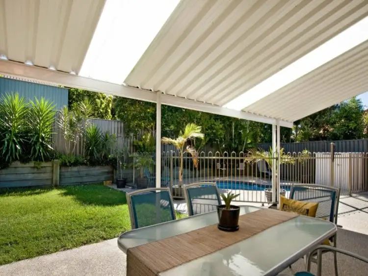 2 Treasure Crt, Carrara QLD 4211