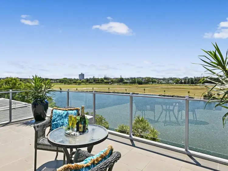 4/5057 Emerald Island Dve, Carrara QLD 4211