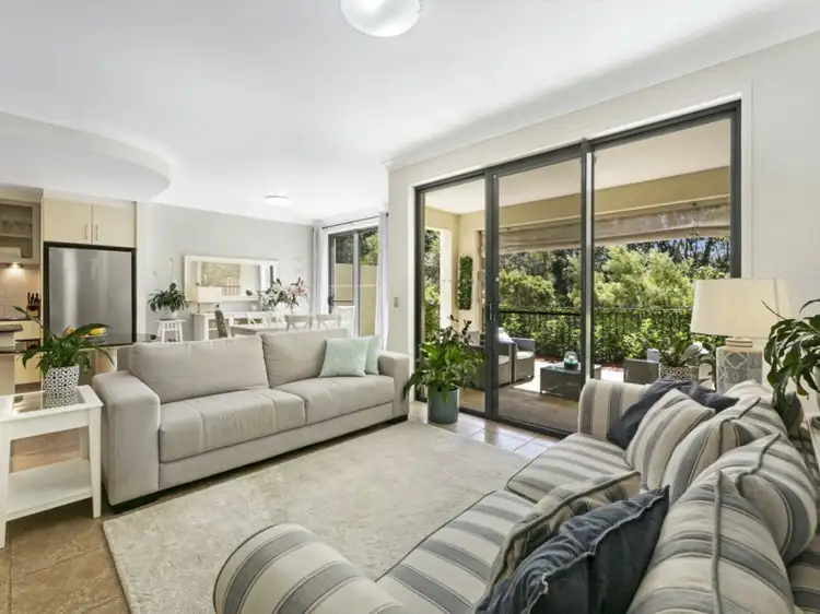 1090/1 The Cove Crescent, Carrara QLD 4211
