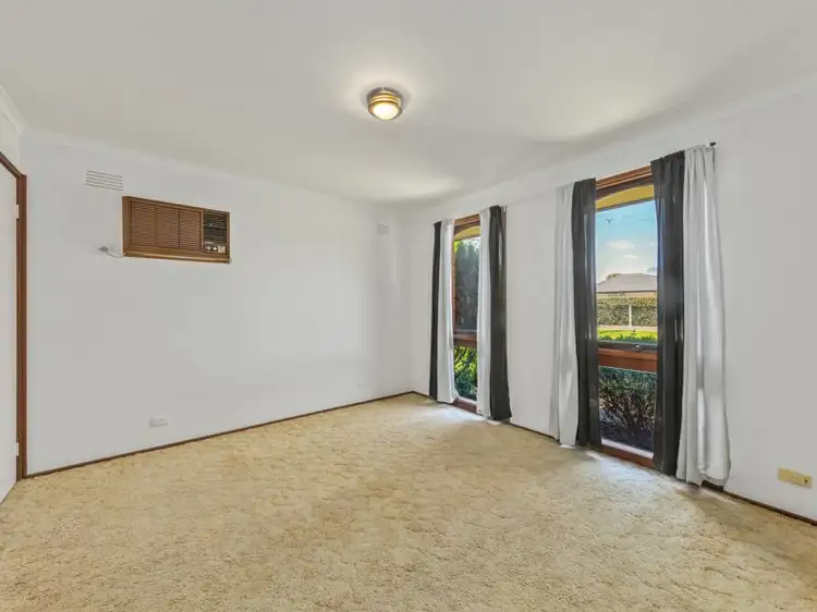 Sixth view of Homely house listing, 2 Maroondah Court, St Albans VIC 3021