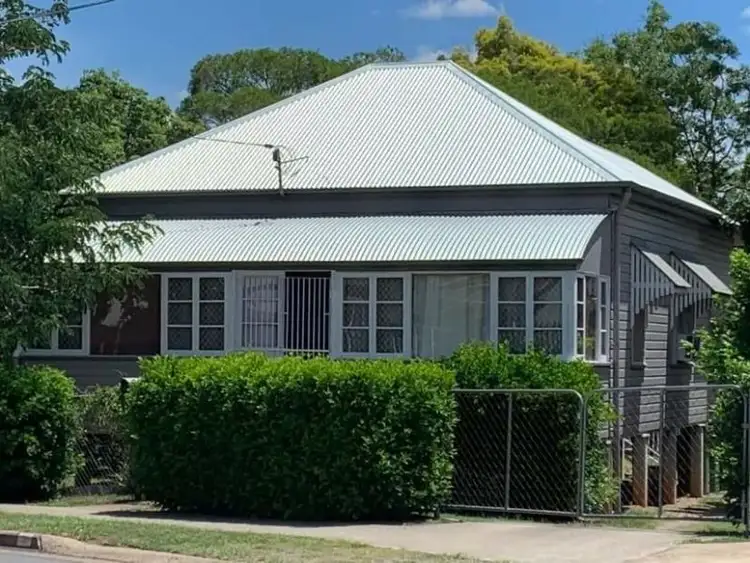 4 Woodend Road