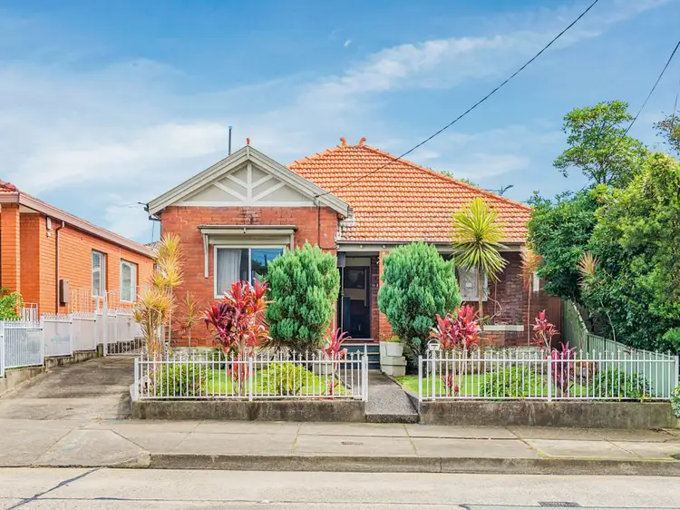 364 Lyons Road, Russell Lea NSW 2046