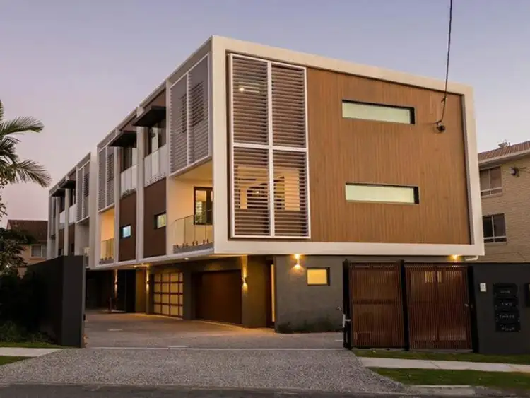 Fifth view of Homely villa listing, 3/6 Mountain View Avenue, Miami QLD 4220