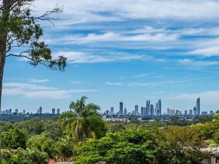 5 Bretton Court, Carrara QLD 4211