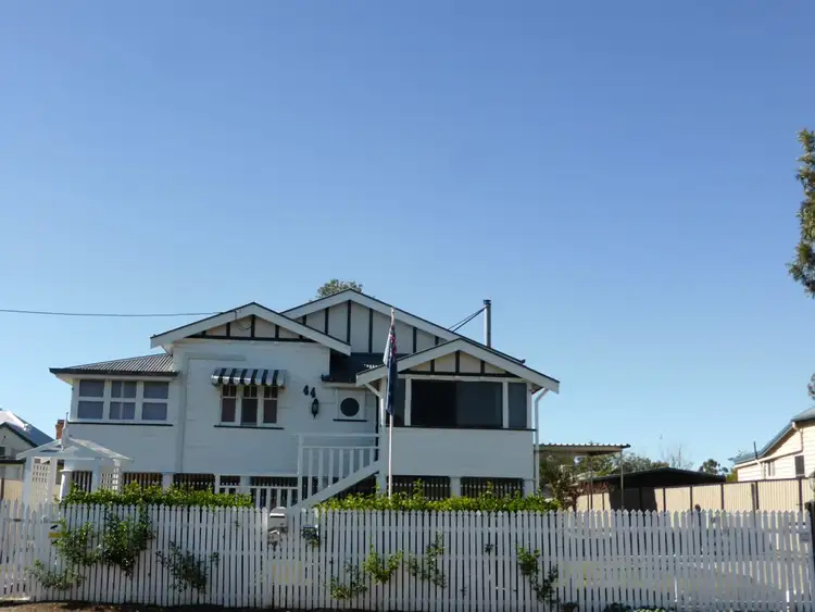 44 Campbell Street, Oakey QLD 4401